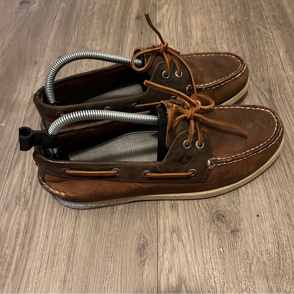 SPERRY Gold-Cup Authentic Original 2-Eye Boat Shoes in dark brown + Shoe Shapers